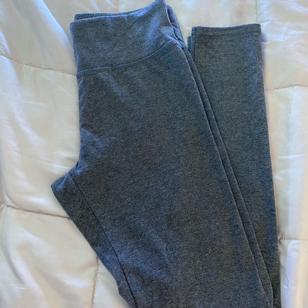 Gray Aerie leggings